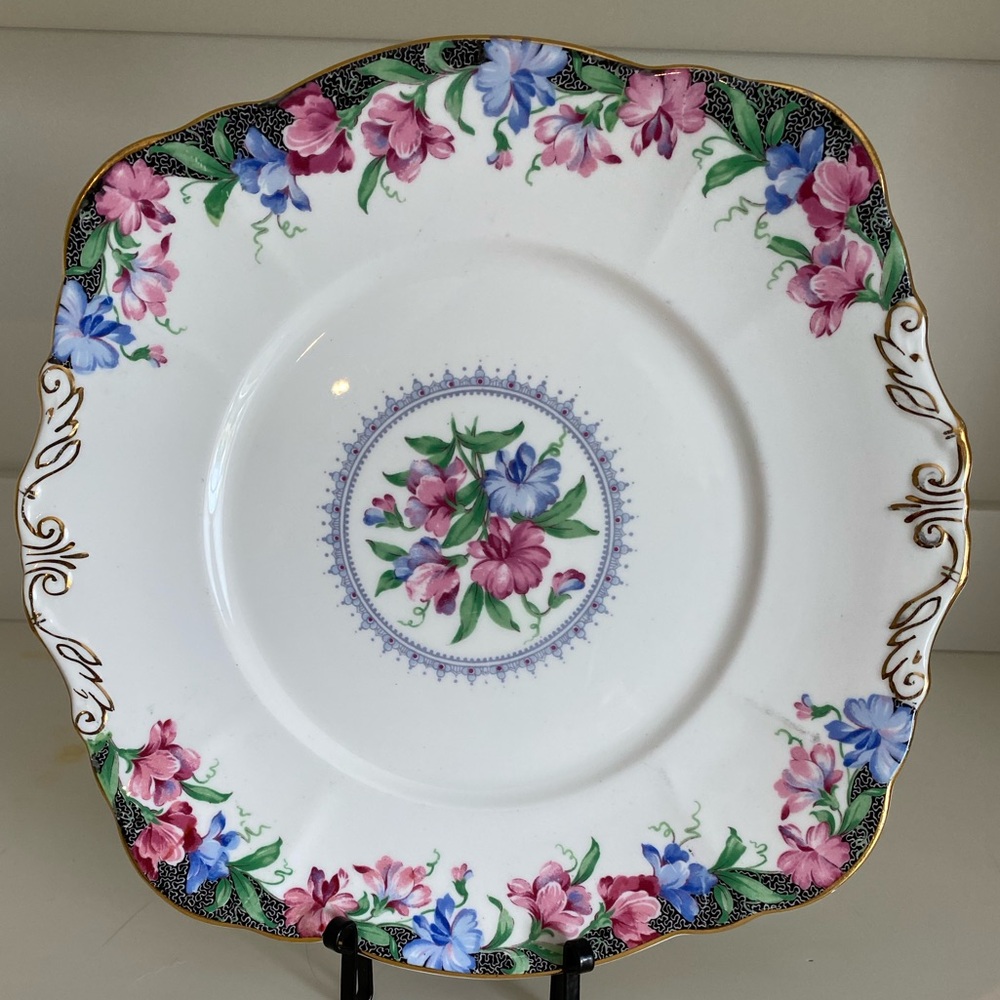 VTG PARAGON DOUBLE WARRANT BONE CHINA CAKE PLATE IN PATTERN SWEET PEA